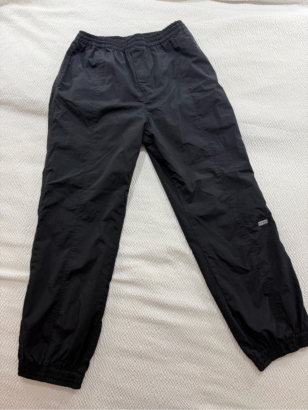 FERA Skiwear Black Snow Pants Mens M Insulated Nylon Elastic Cuff Winter Ski